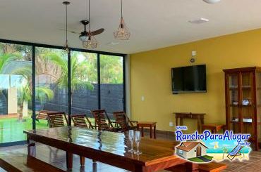 Rancho Pérola do Rio Grande para Alugar em Miguelopolis - Área Gourmet com tv