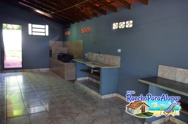 Rancho Viva para Alugar em Miguelopolis - Área de Churrasco na Casa