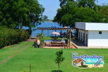 Rancho Quinta do Sol para Alugar em Miguelopolis - Vista da Casa para a Área Gourmet