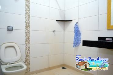Rancho do Ronaldo para Alugar e à Venda em Miguelopolis - Banheiro da Suite