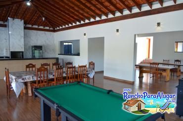 Rancho Girassol para Alugar em Miguelopolis - Varanda com Área Gourmet
