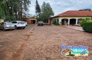 Rancho Rio Pardo para Alugar em Ribeirao Preto - Estacionamento Interno