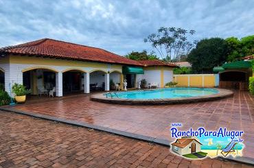 Rancho Rio Pardo para Alugar em Ribeirao Preto - Piscina ao Lado da Casa