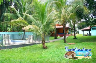 Rancho do Varanda para Alugar em Miguelopolis - Piscina ao Lado da Casa