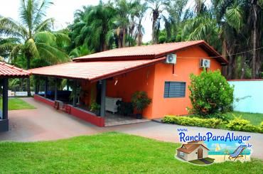 Rancho do Varanda para Alugar em Miguelopolis - Varanda com Mesa de Bilhar e Mesa de Pebolim