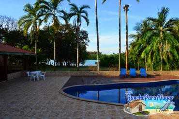 Rancho.bandeirante para Alugar em Miguelopolis - Piscina