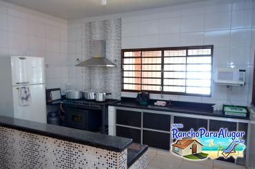 Rancho Meirival 3 para Alugar em Miguelopolis - Cozinha