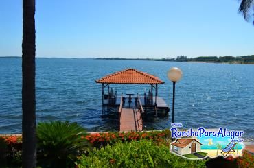 Rancho Meirival 3 para Alugar em Miguelopolis - Vista da Piscina para o Píer