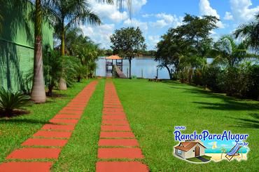 Rancho Morada dos Anjos para Alugar em Miguelopolis - Vista da Piscina para o Rio