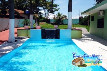 Rancho Paraíso das Águas para Alugar em Miguelopolis - Piscina com Cascata