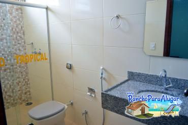 Rancho Tropical para Alugar em Miguelopolis - Banheiro das Suites