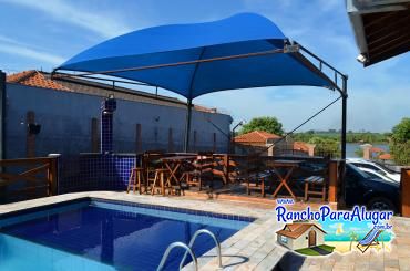 Rancho Tropical para Alugar em Miguelopolis - Decke ao Lado da Piscina