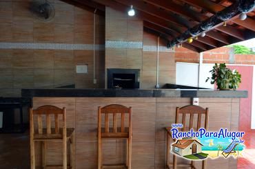 Rancho Laura Mariana para Alugar em Miguelopolis - Área de Churrasco