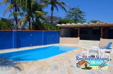 Rancho do Rubens para Alugar em Miguelopolis - Vista da Piscina para a Casa