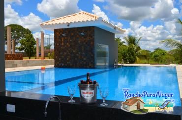 Rancho Imperivm para Alugar em Miguelopolis - Vista do Bar Molhado para a Piscina