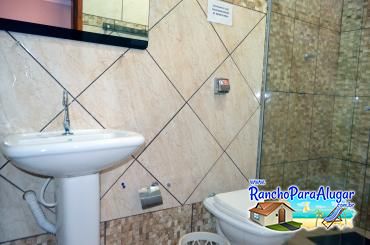 Rancho Mendes para Alugar em Miguelopolis - Banheiro da Suite 2