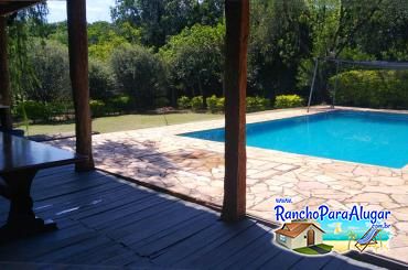 Rancho Fazendinha para Alugar em Rifaina - Piscina ao Lado do Quiosque