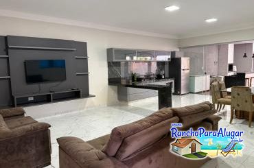 Rancho Top 10 para Alugar em Miguelopolis - Sala