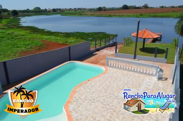 Rancho Imperador para Alugar em Miguelopolis - Vista da Sacada para a Piscina