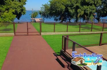 Rancho Nakamura para Alugar em Miguelopolis - Vista da Piscina para o Rio