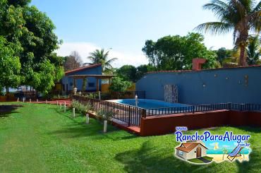 Rancho Castelo 2 para Alugar em Miguelopolis - Vista da Casa para a Piscina