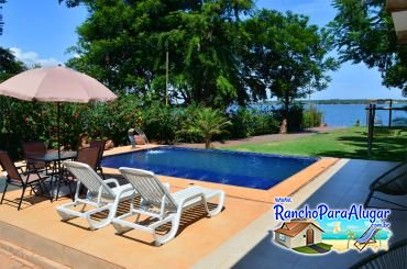 Rancho Quinta do Sol para Alugar em Miguelopolis - Vista da Área Gourmet para a Piscina