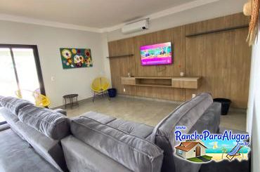 Rancho dos Amigos para Alugar em Miguelopolis - Sala Casa