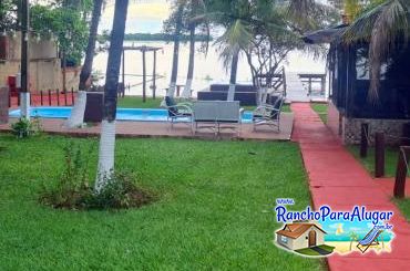 Rancho do Tim para Alugar em Miguelopolis - Vista da Casa para a Piscina