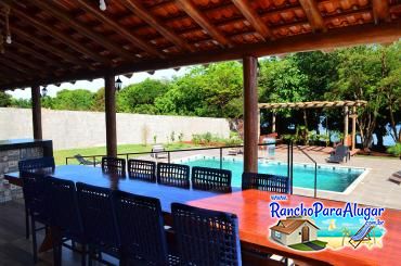 Rancho Recanto da Amora para Alugar em Miguelopolis - Vista da Varanda para a Piscina