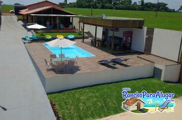 Rancho Leão de Judá para Alugar em Miguelopolis - Piscina ao Lado da Área de Churrasco