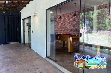 Rancho Chales do Rio Grande para Alugar em Miguelopolis - Ampla Varanda