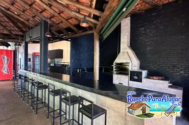 Rancho Chales do Rio Grande para Alugar em Miguelopolis - Área de Churrasco