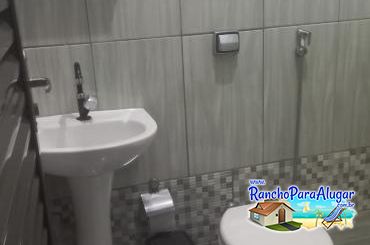 Rancho Recanto Verde para Alugar em Miguelopolis - Banheiro da Suite 1