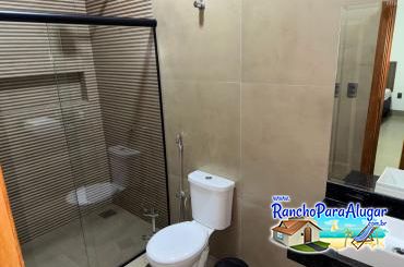 Rancho Paraíso 2 para Alugar em Miguelopolis - Interior dos Banheiros
