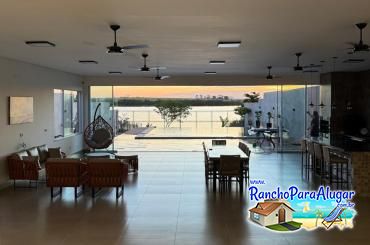 Rancho Paraíso 2 para Alugar em Miguelopolis - Vista do Hall para a Varanda
