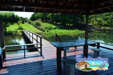 Rancho Recanto Dorotheo para Alugar em Miguelopolis - Quiosque Sobre o Píer