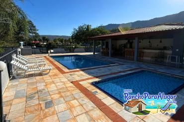 Rancho Só Encanto para Alugar em Ibiraci - Piscinas ao Lado da Área Gourmet