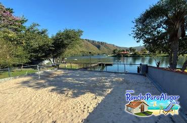 Rancho Só Encanto para Alugar em Ibiraci - Quadra de Areia