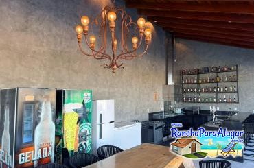 Rancho Paraná para Alugar em Miguelopolis - Varanda com Área de Churrasco