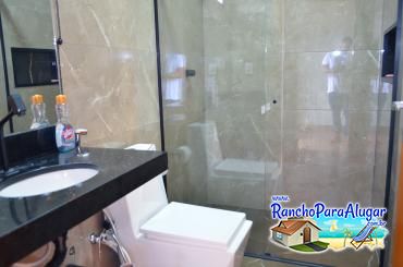 Rancho Premium Sunset para Alugar em Miguelopolis - Banheiro da Suite 2