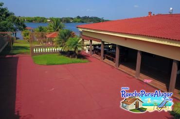 Rancho Maia para Alugar em Miguelopolis - Vista da Piscina para a Varanda