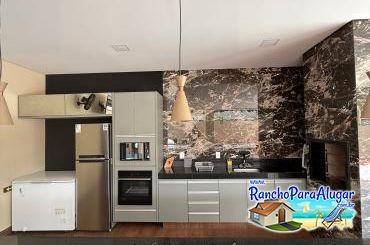 Rancho Diamante para Alugar em Miguelopolis - Cozinha Completa