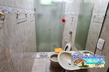 Rancho Pingo de Dó para Alugar em Rifaina - Interior dos Banheiros