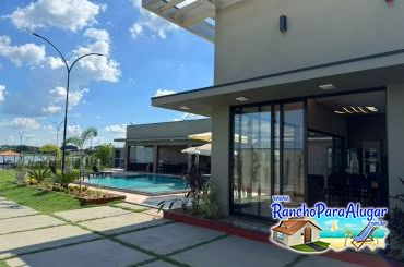 Rancho Meirival 7 para Alugar em Miguelopolis - Piscina ao Lado da Varanda