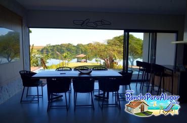 Rancho Flamboyant para Alugar em Miguelopolis - Vista da Área Gourmet para a Piscina