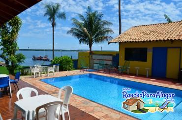 Rancho Recreio 2 para Alugar em Miguelopolis - Vista da Área Gourmet para a Piscina