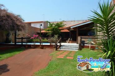 Rancho Aroeira para Alugar em Miguelopolis - Piscina ao Lado da Varanda