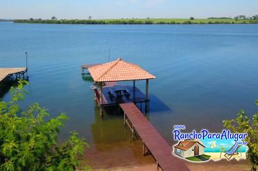 Rancho Dois Irmãos para Alugar em Miguelopolis - Píer com Quiosque