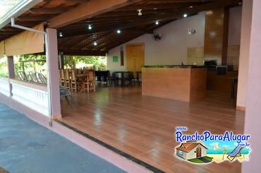 Rancho Gambi para Alugar em Miguelopolis - Varanda com Área Gourmet
