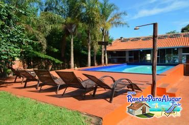 Rancho Giroldo 2 para Alugar em Miguelopolis - Piscina com Cascata